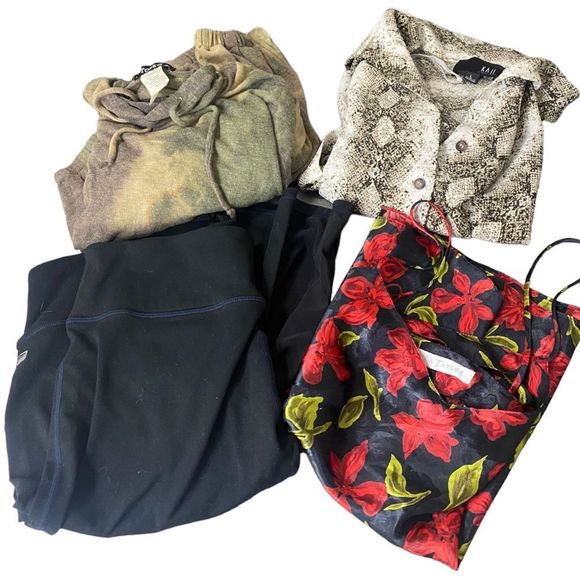 Not so Mysterious Mystery box Size L - Picture 1 of 2